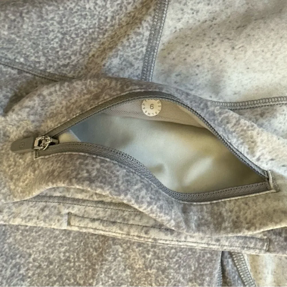 LULULEMON Speed Up Crop Mesh 21